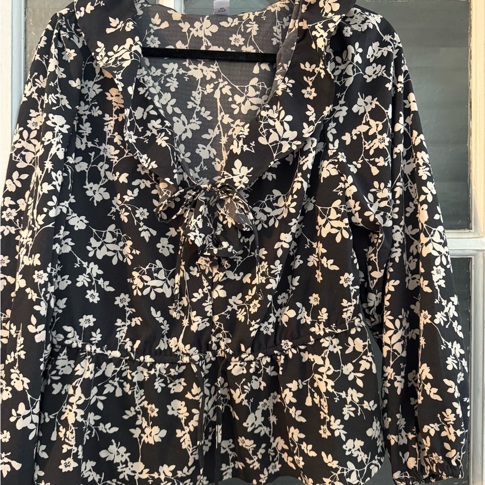 Old Navy Black and White Floral Blouse